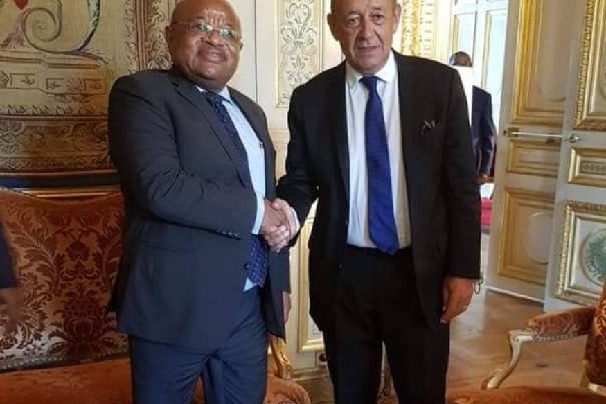 Fréquence Fm - Comores : Rencontre du ministre des Affaires étrangères, Mr Soeuf Mohamed El-Amine et le Ministre de l'Europe et des Affaires étrangères, Mr Claude de L'Aubespine